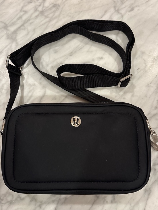 lululemon athletica Handbags - Lululemon crossbody bag